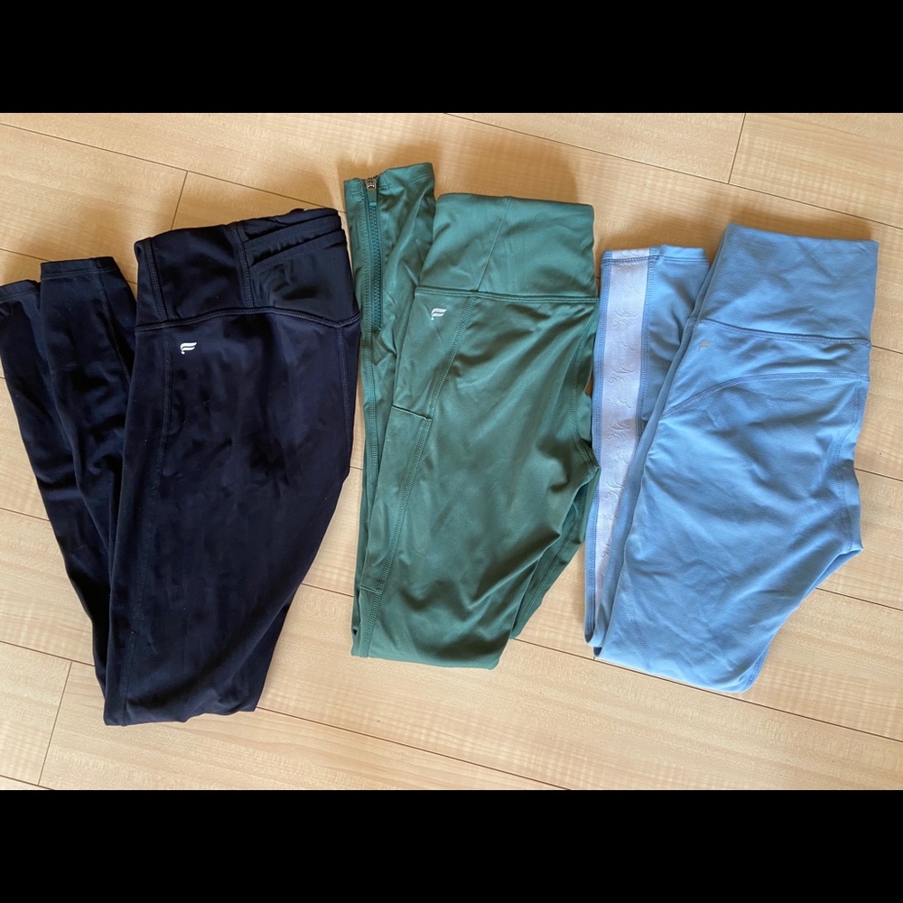 3 pairs of 7/8 and full-length leggings